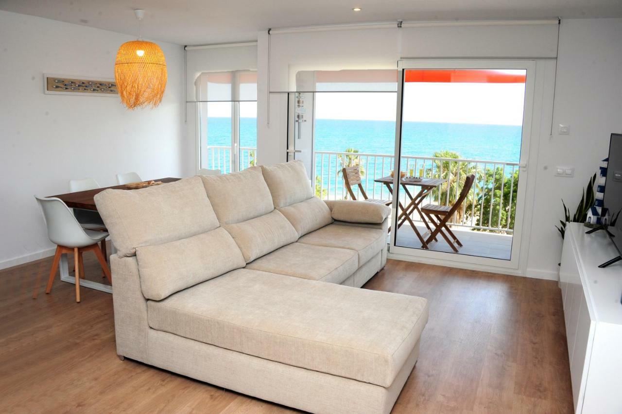 Apartamento frente al mar Canet De Mar Esterno foto