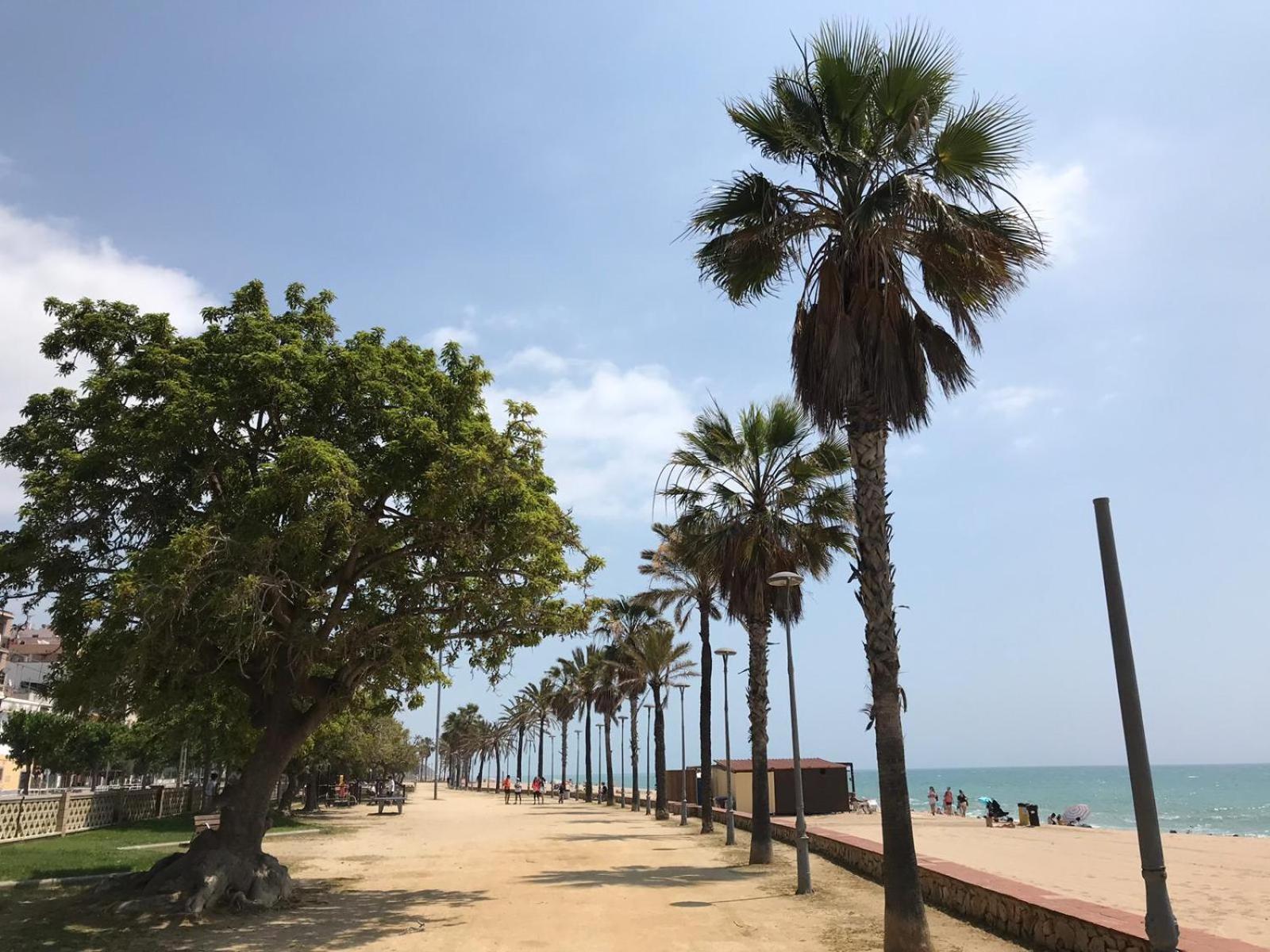 Apartamento frente al mar Canet De Mar Esterno foto