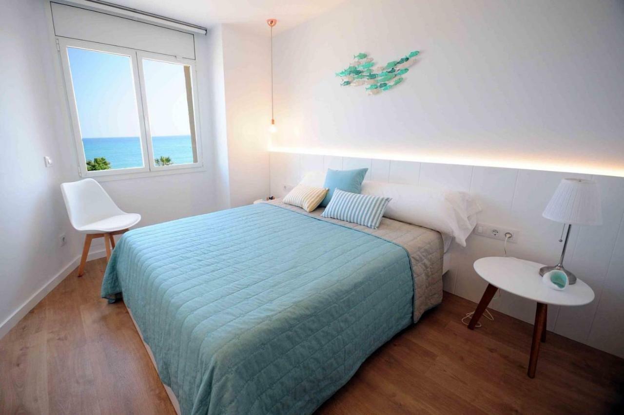 Apartamento frente al mar Canet De Mar Esterno foto