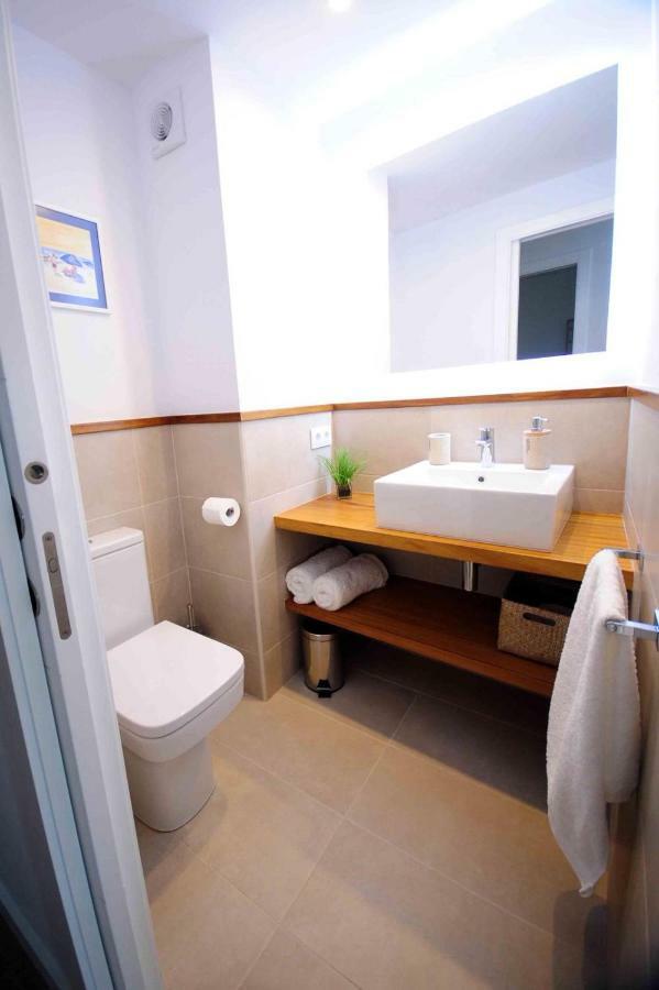 Apartamento frente al mar Canet De Mar Esterno foto
