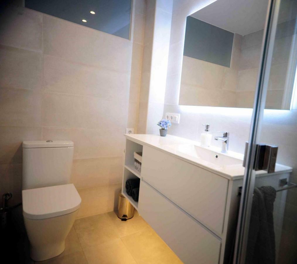 Apartamento frente al mar Canet De Mar Esterno foto