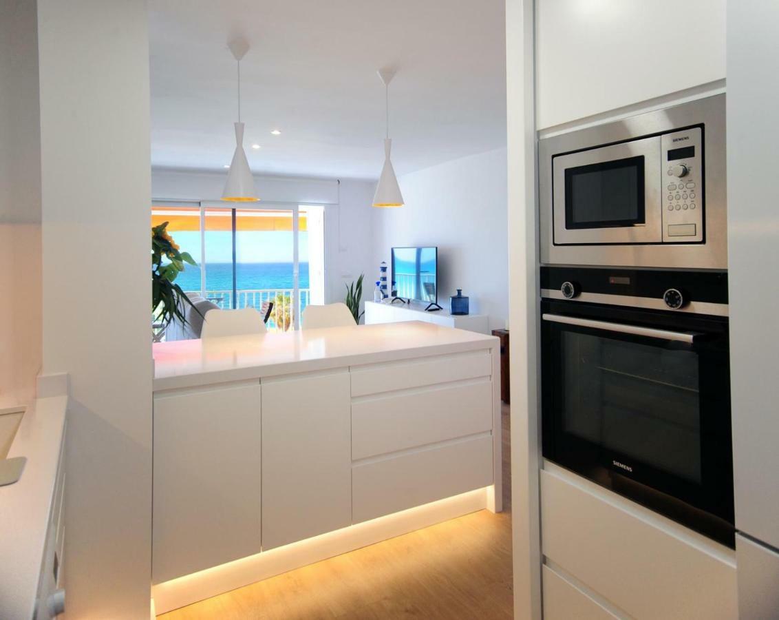 Apartamento frente al mar Canet De Mar Esterno foto