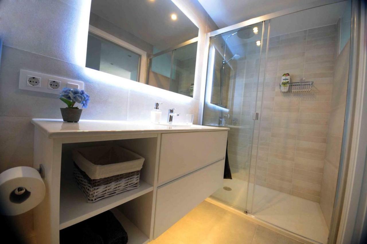 Apartamento frente al mar Canet De Mar Esterno foto