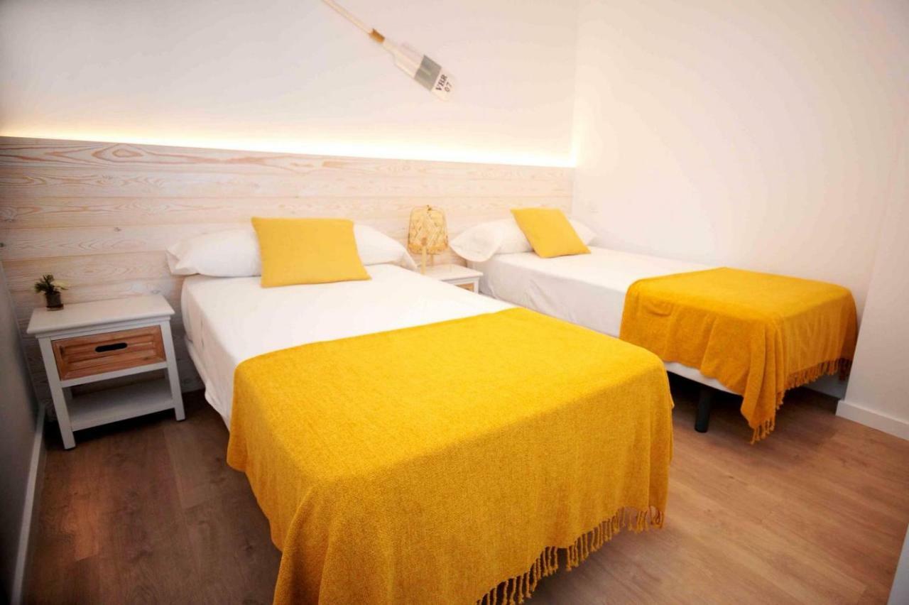 Apartamento frente al mar Canet De Mar Esterno foto
